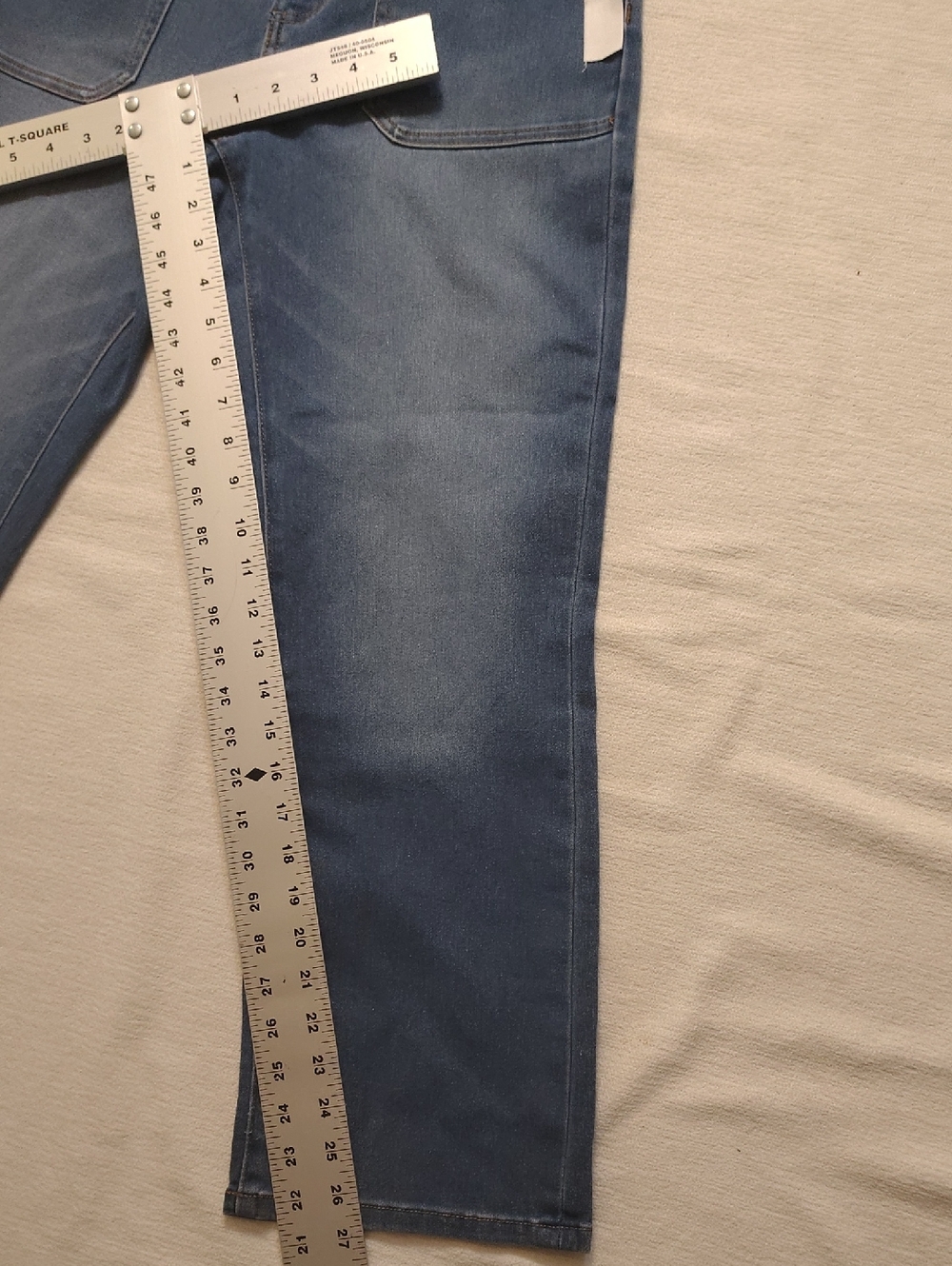 Tahari Petite Classic Mid -rise Mini boot Jeans. Color Glacier Wash. Size 10P - Picture 9 of 11